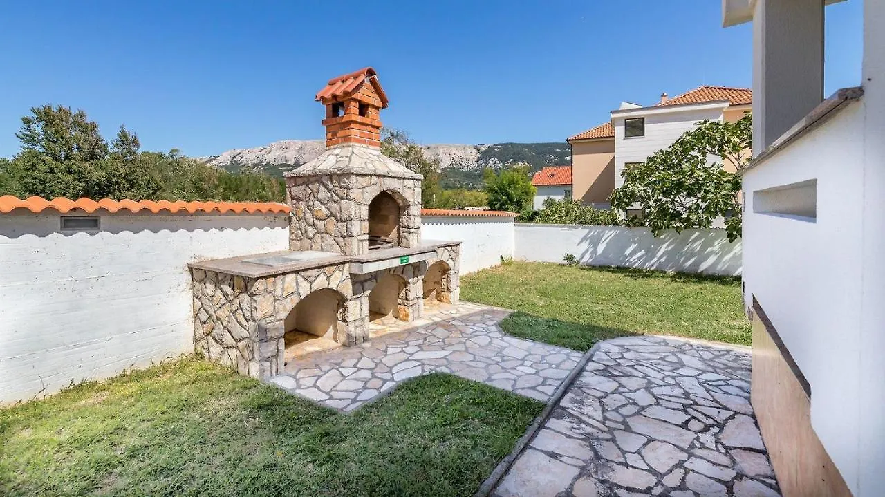 Holiday home Charmantes Ferienhaus 200 Meter Zum Strand Baska