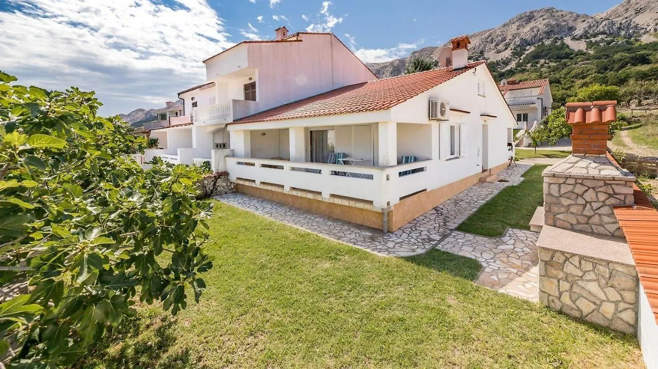 Charmantes Ferienhaus 200 Meter Zum Strand Baska  Holiday home Baska (Krk)