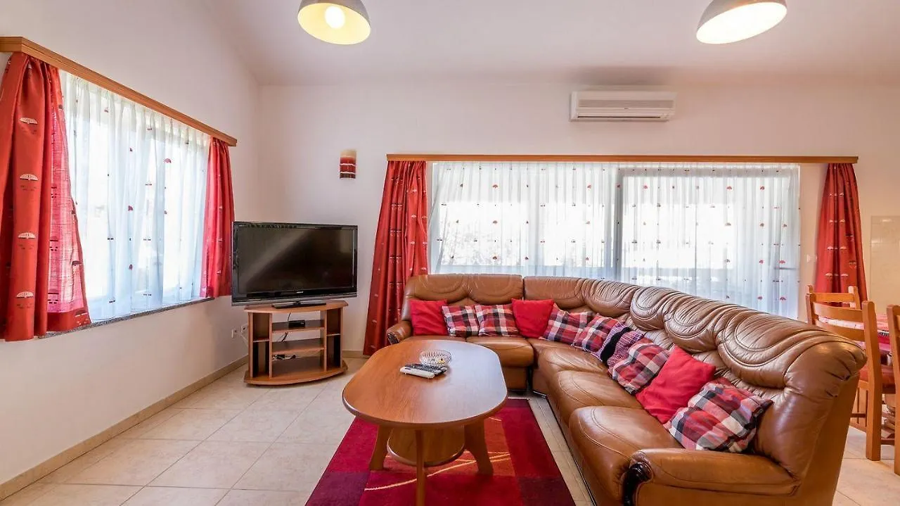Charmantes Ferienhaus 200 Meter Zum Strand Baska  Holiday home Baska (Krk)