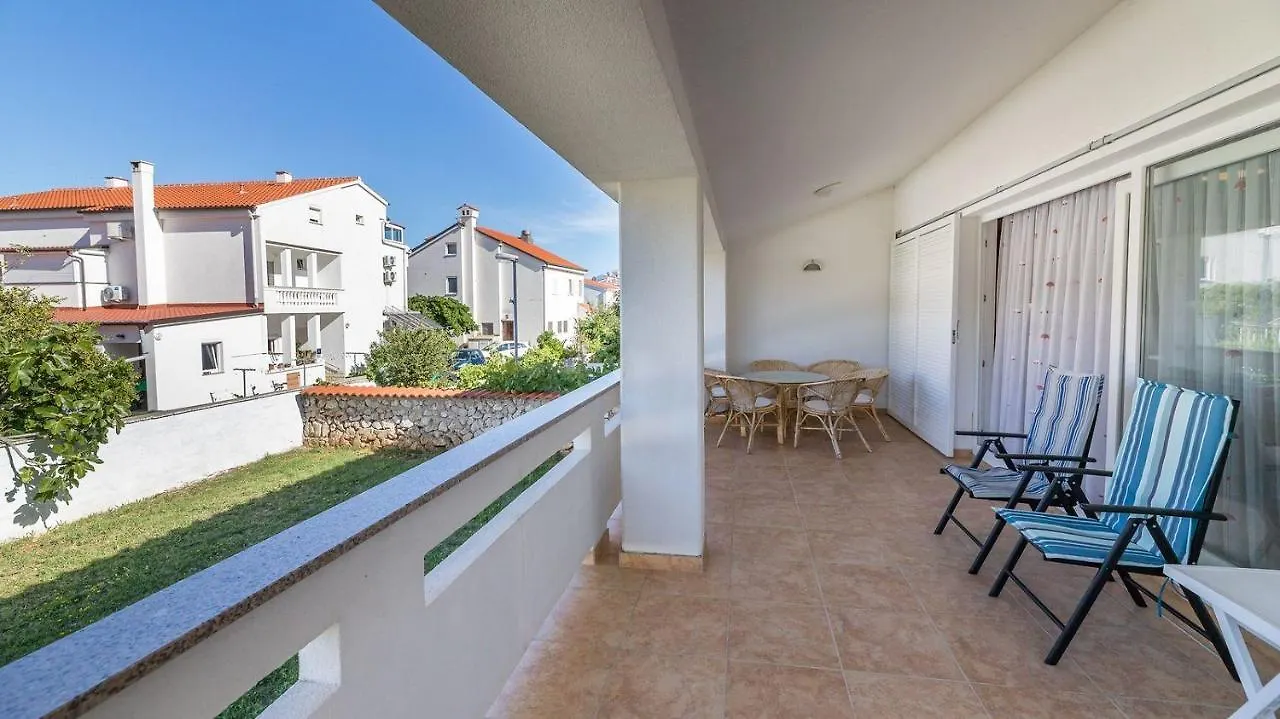 Holiday home Charmantes Ferienhaus 200 Meter Zum Strand Baska