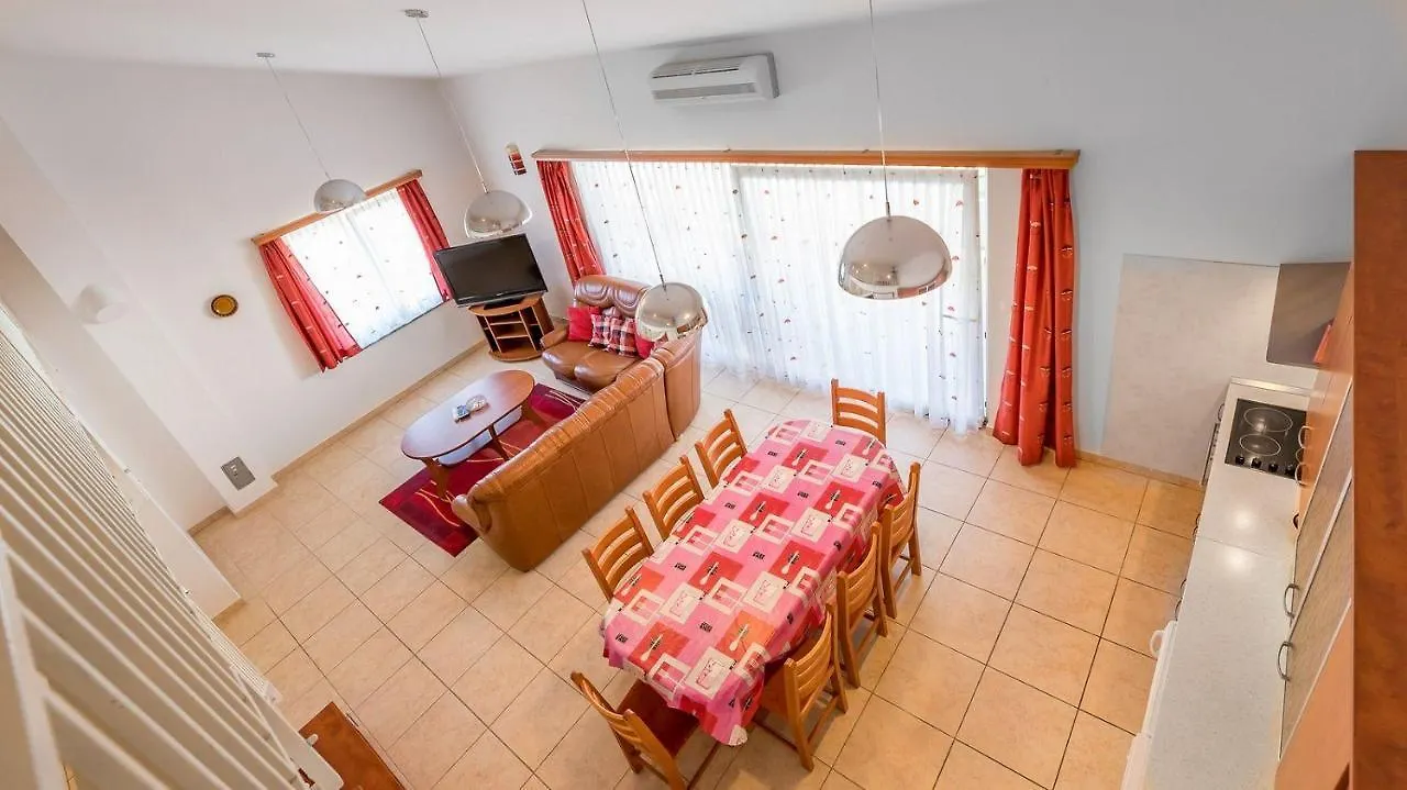 Charmantes Ferienhaus 200 Meter Zum Strand Baska  Croatia